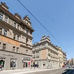 Blueground Holesovice View Nr Vltava Prg-57 Apartamento *