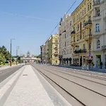 Blueground Holesovice View Nr Vltava Prg-57 Apartamento
