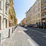 Apartamento Blueground Holesovice View Nr Vltava Prg-57 *