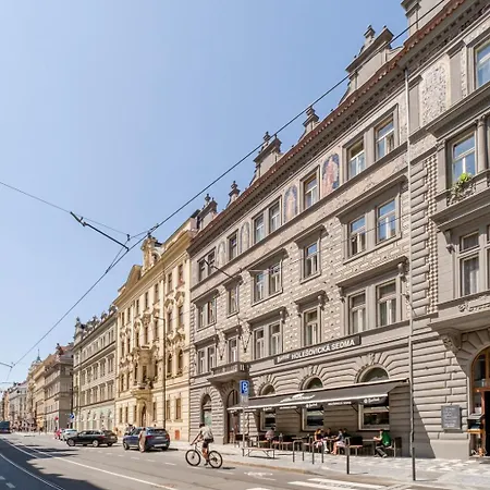 Blueground Holesovice View Nr Vltava Prg-57