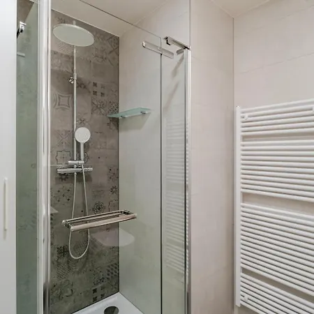 Blueground Holesovice View Nr Vltava Prg-57 Praag