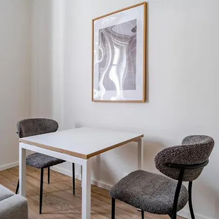 Blueground Holesovice View Nr Vltava Prg-57 * Praag